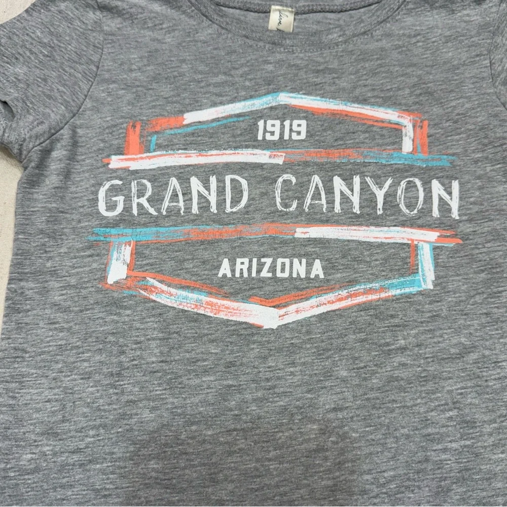 Ouray Gray Girls Tee with Grand Canyon Design - Size Medium